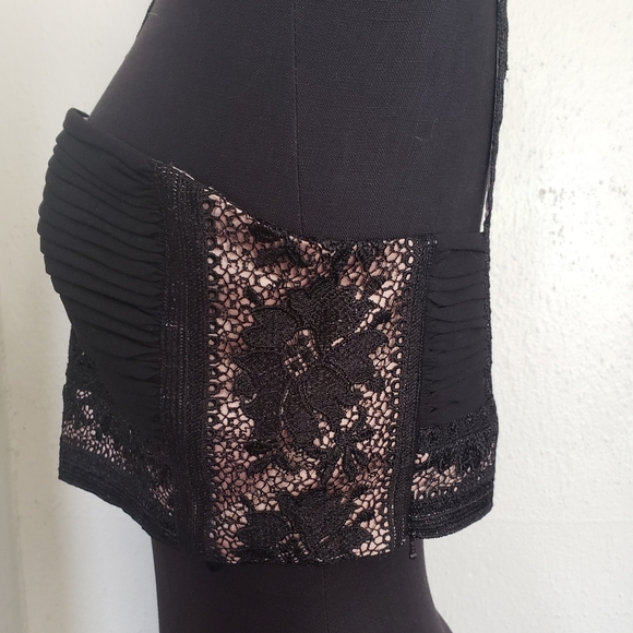 Free People Bella Women Top 12 Black Poly Blend Lace trim, Strappy, Crop Cami - Picture 4 of 9